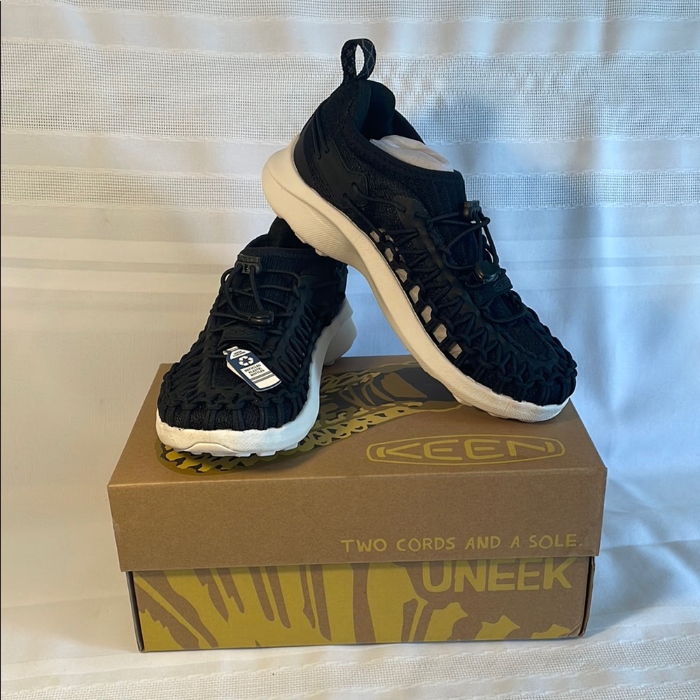 KEEN Women's Sandal   1022413 Uneek SNK  Sz: 5